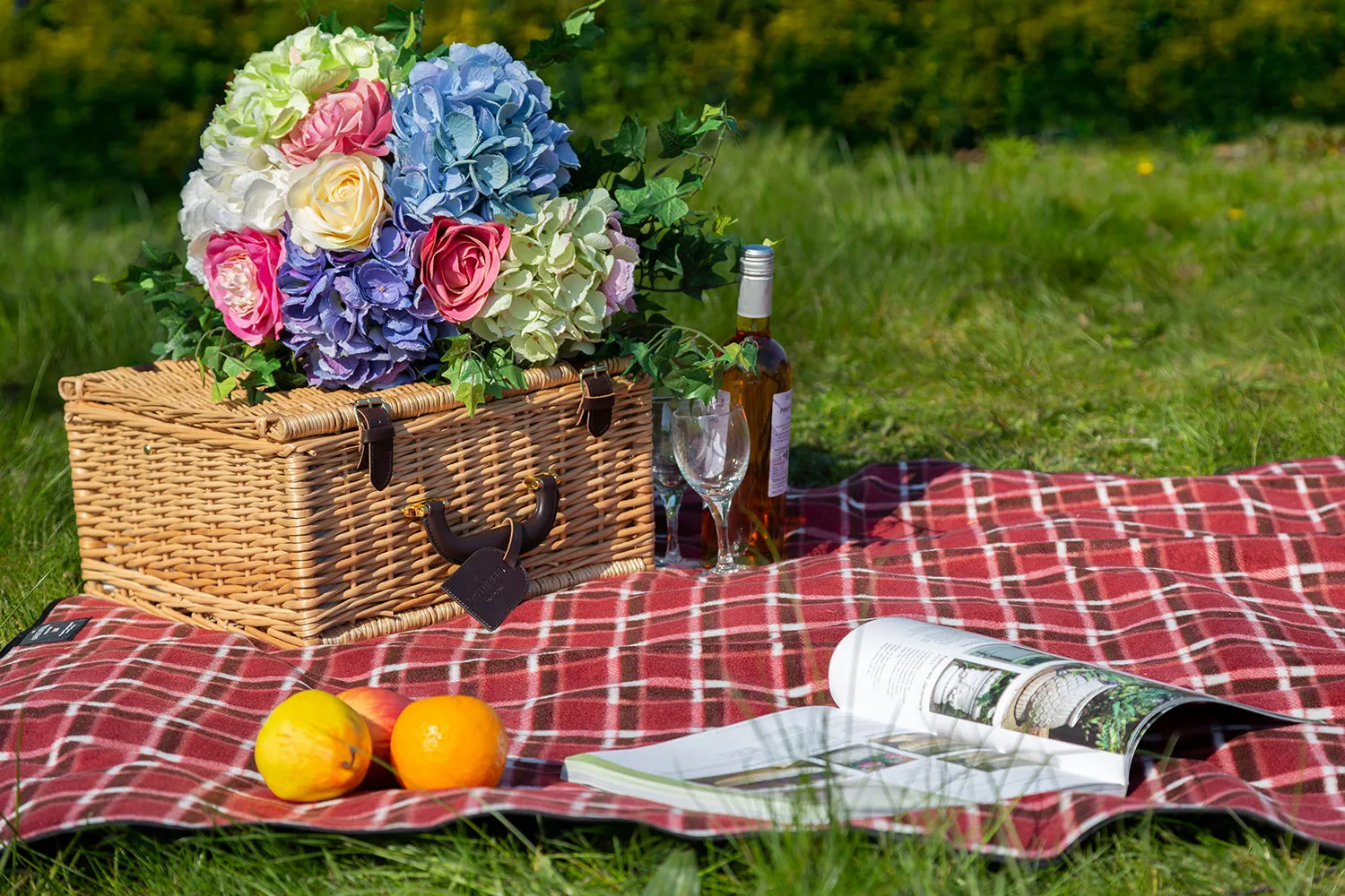 Greenfield Collection Chilworth Willow Picnic Hamper for Two People