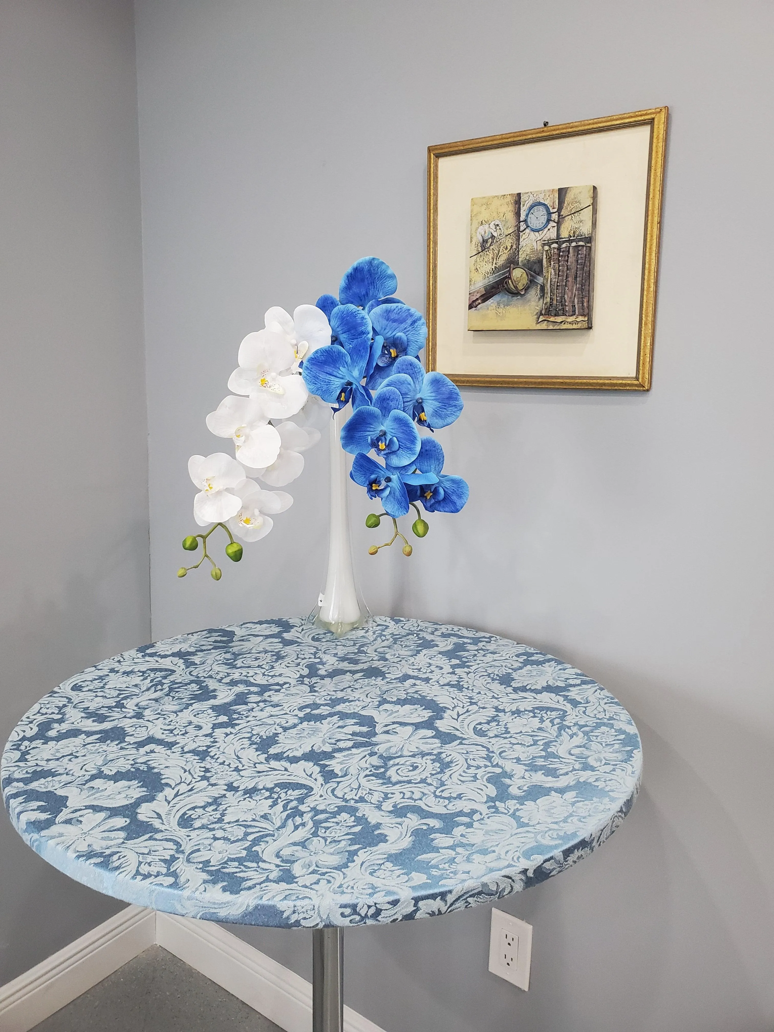 Round Miranda Damask Table Topper With Elastic